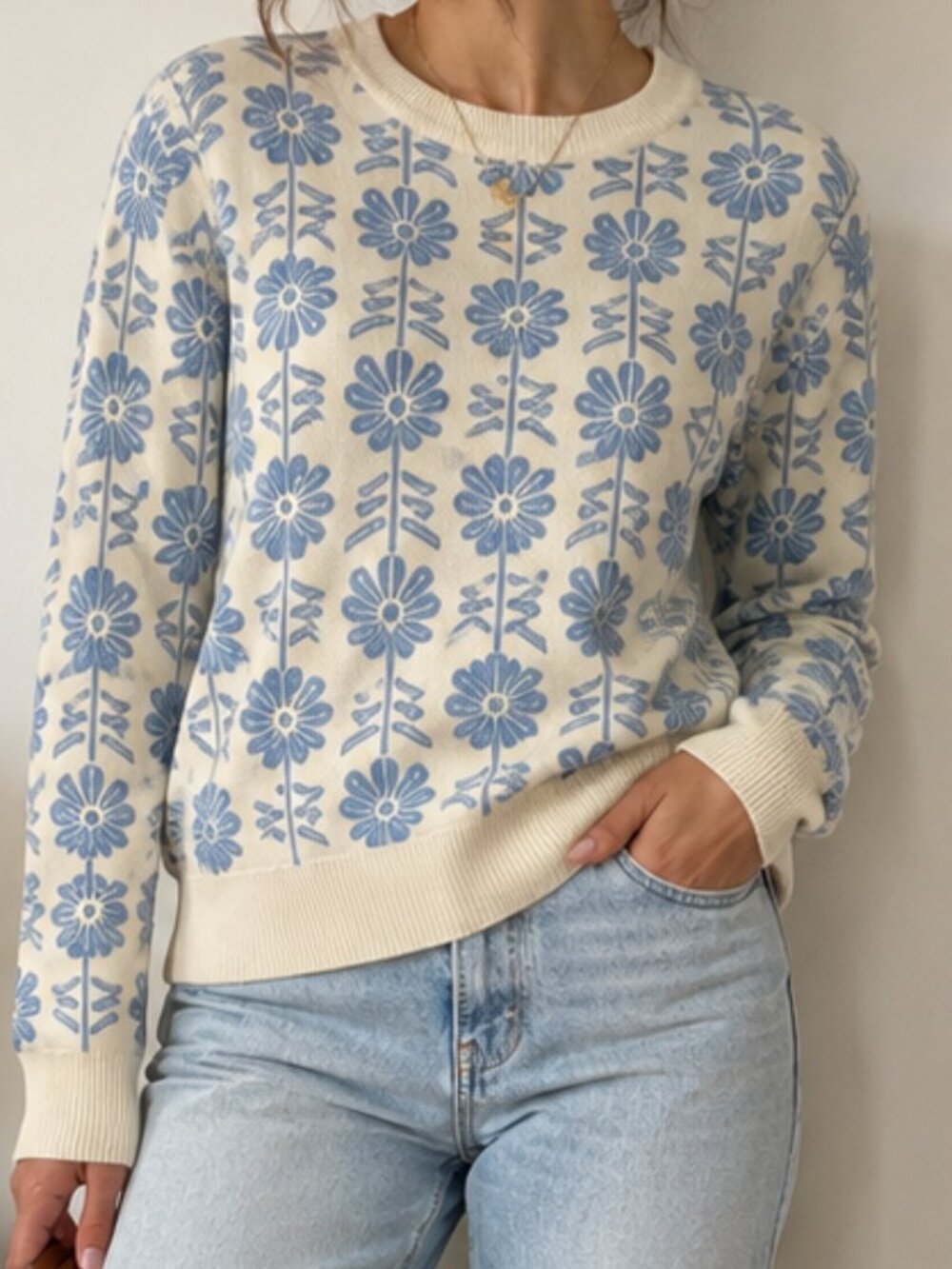 Adrianna Papell Blue Floral Cream Knit Crewneck Sweater Medium